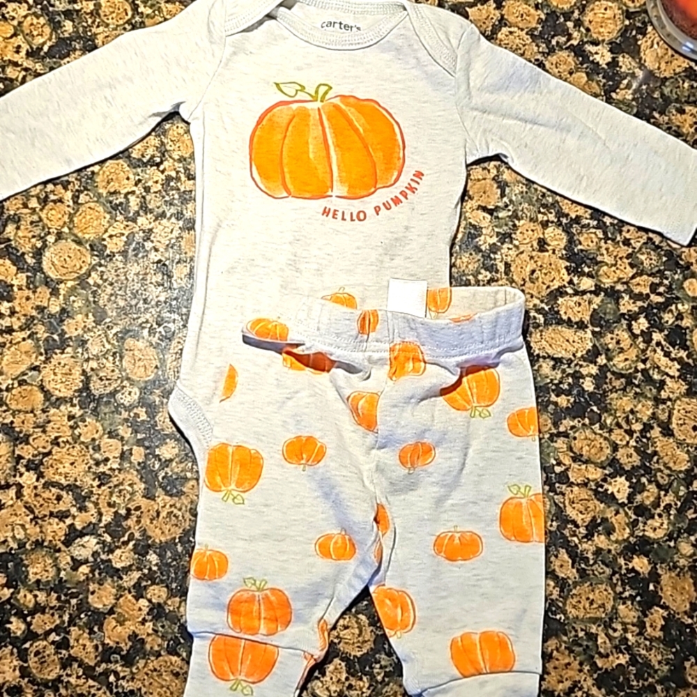 $3for12$Hello pumpkin 2pc 3mo. Outfit baby girl or boy fall oct/Nov outfit